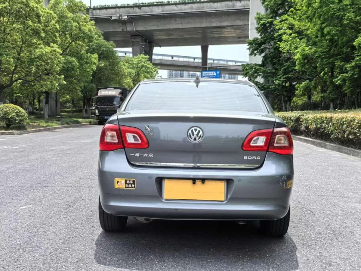 大眾 寶來  2011款 1.6L 手動(dòng)舒適型圖片