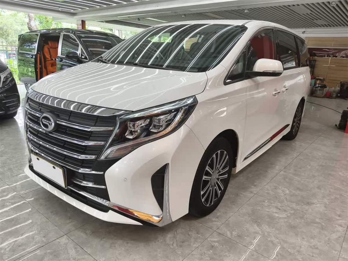 廣汽傳祺 M8  2021款 領(lǐng)秀系列 390T 尊貴版圖片
