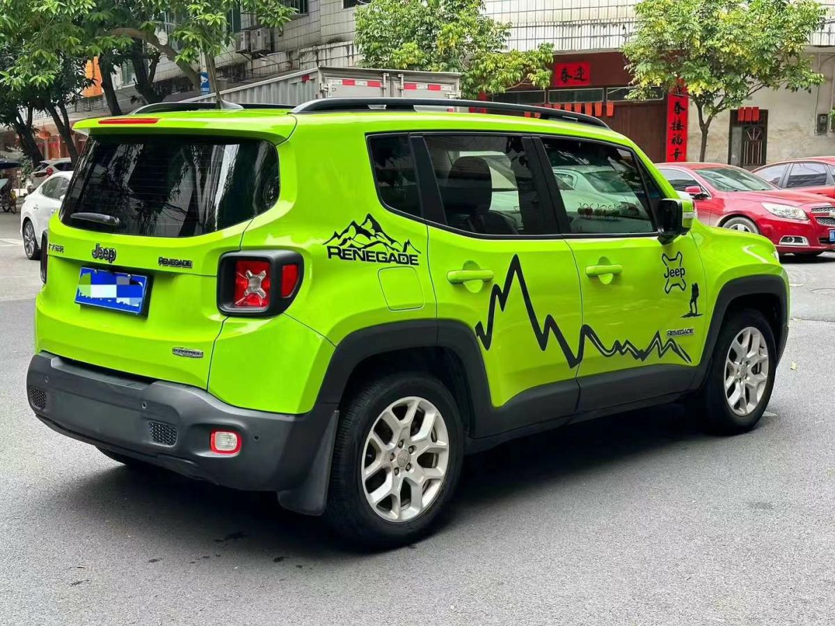 Jeep 自由俠  2019款 220T 自動(dòng)四驅(qū)精英版圖片