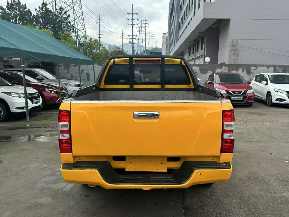 五十鈴 D-MAX  2021款 1.9T手動兩驅(qū)柴油Global勁動型RZ4E圖片