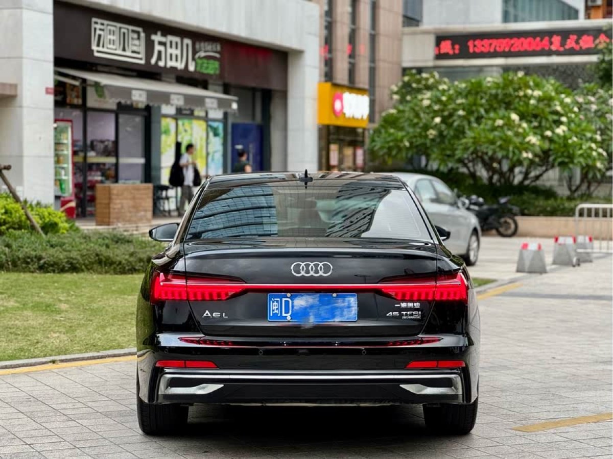 奧迪 奧迪A6L  2023款 改款 45 TFSI quattro 臻選動(dòng)感型圖片