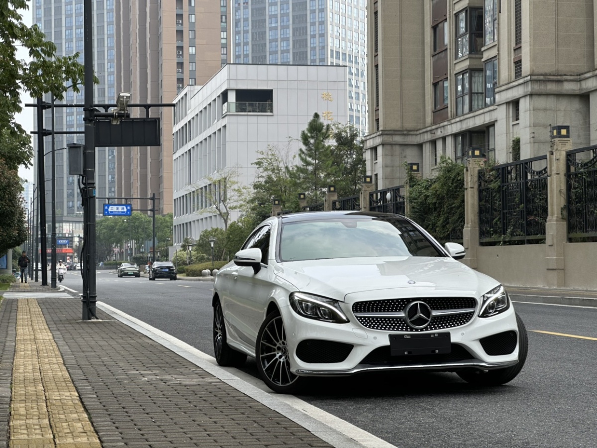 2017年04月奔馳 奔馳C級(jí)  2018款 C 200 4MATIC 轎跑車