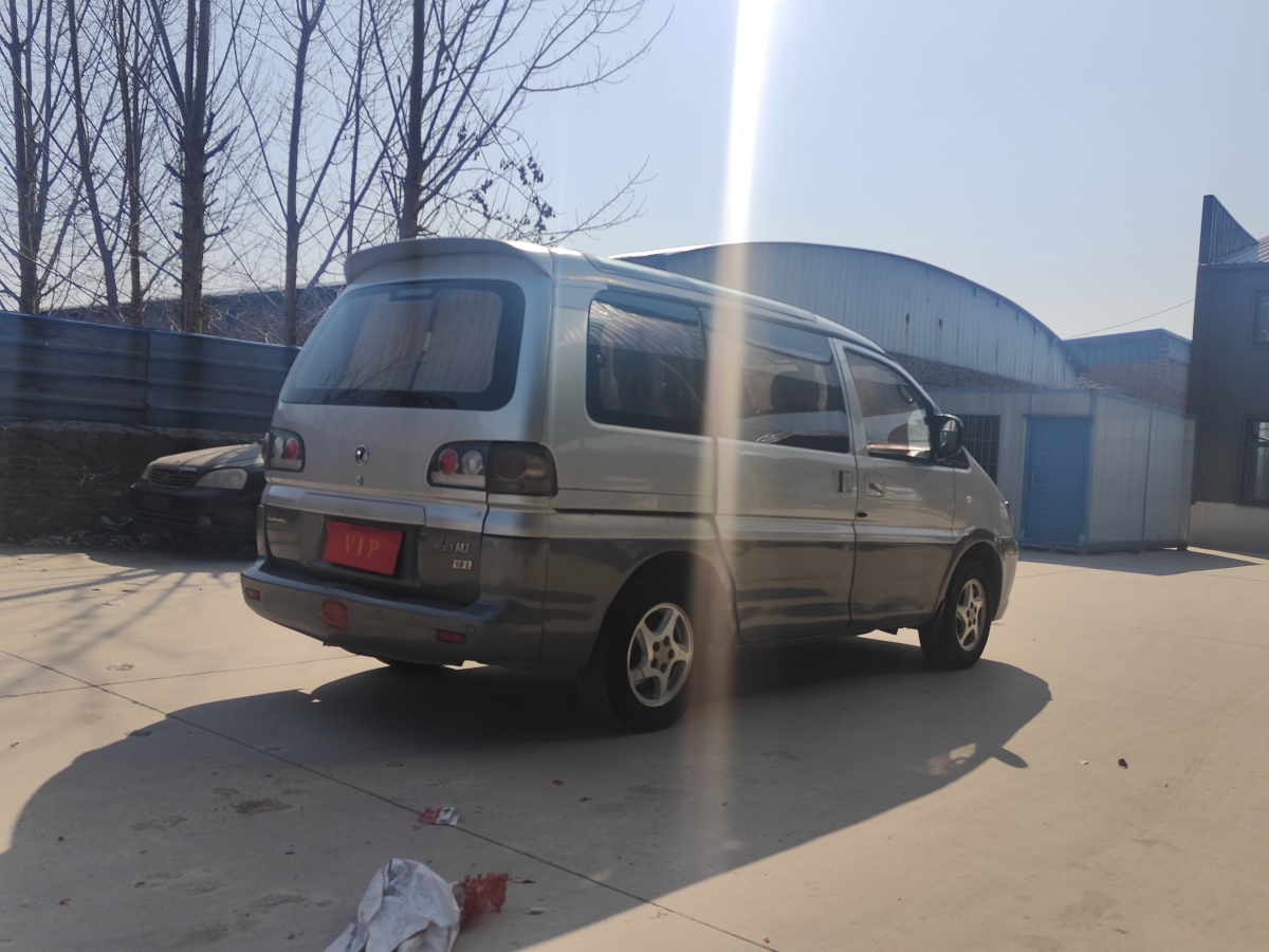 東風(fēng)風(fēng)行 菱智  2014款 M3 1.6L 7座舒適型圖片