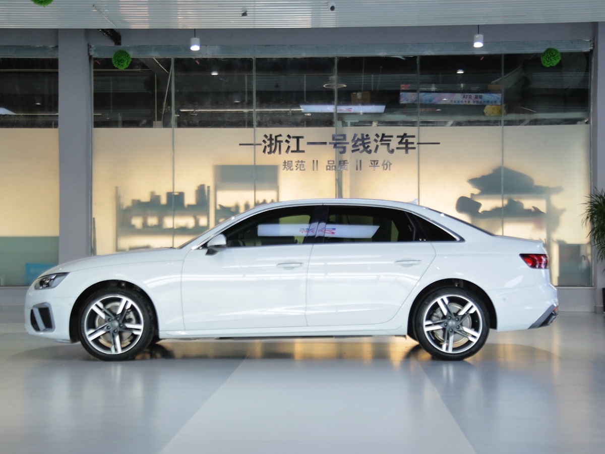 奧迪 奧迪A4L  2020款 40 TFSI 豪華動感型圖片