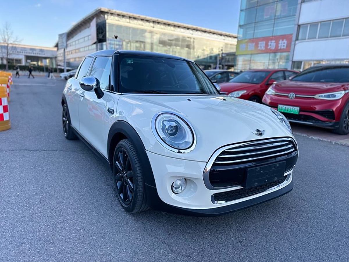 MINI MINI  2017款 1.5T COOPER 冰藍(lán)色限量版 五門版圖片