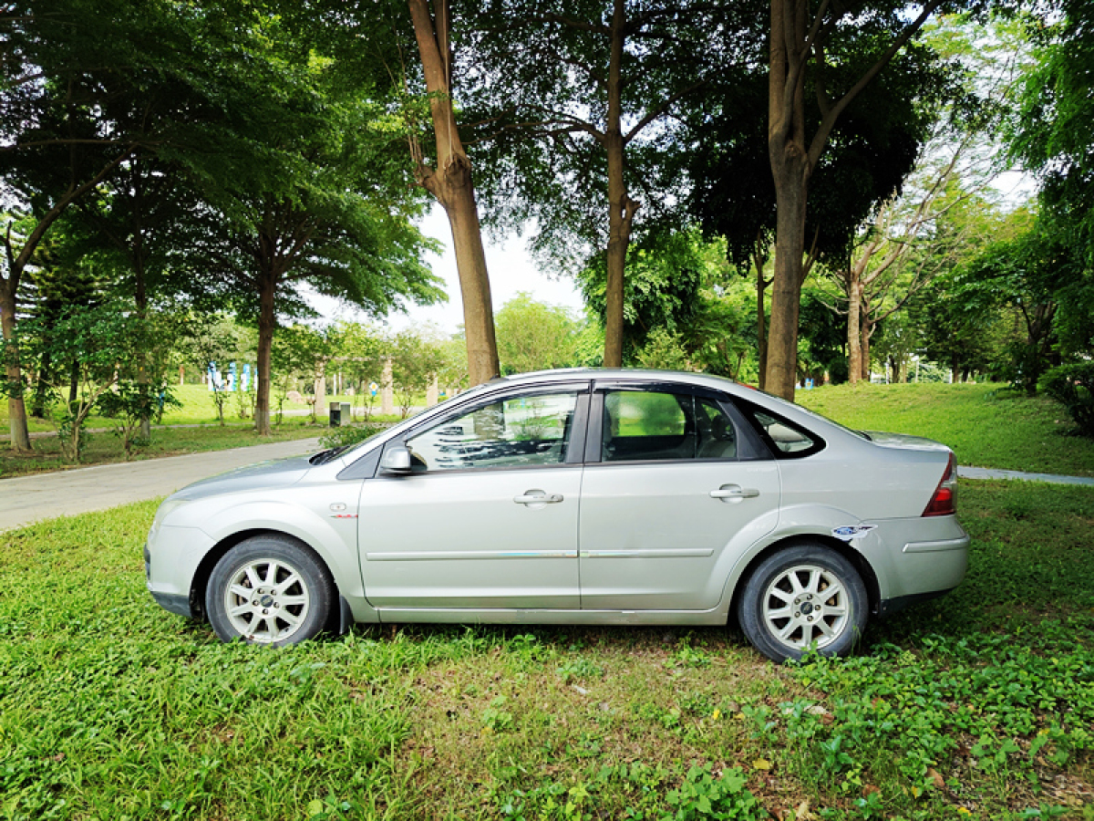 福特 ?？怂? 2006款 兩廂 1.8L 自動(dòng)時(shí)尚型圖片