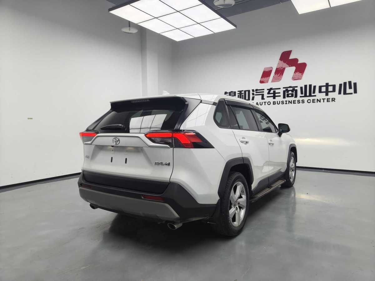 豐田 RAV4  2018款 榮放 2.0L CVT兩驅(qū)風(fēng)尚版圖片