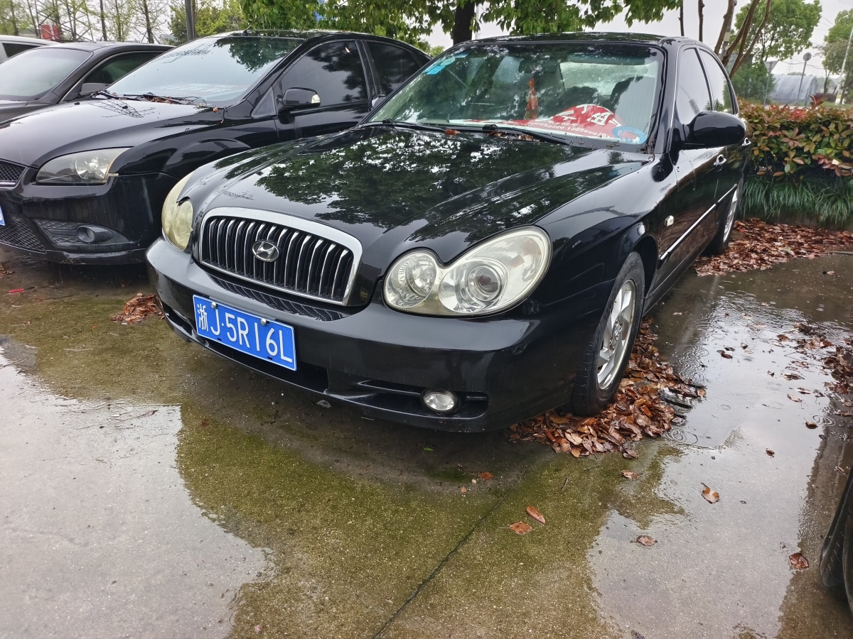 現(xiàn)代 索納塔  2004款 2.0L 手動(dòng)舒適型圖片