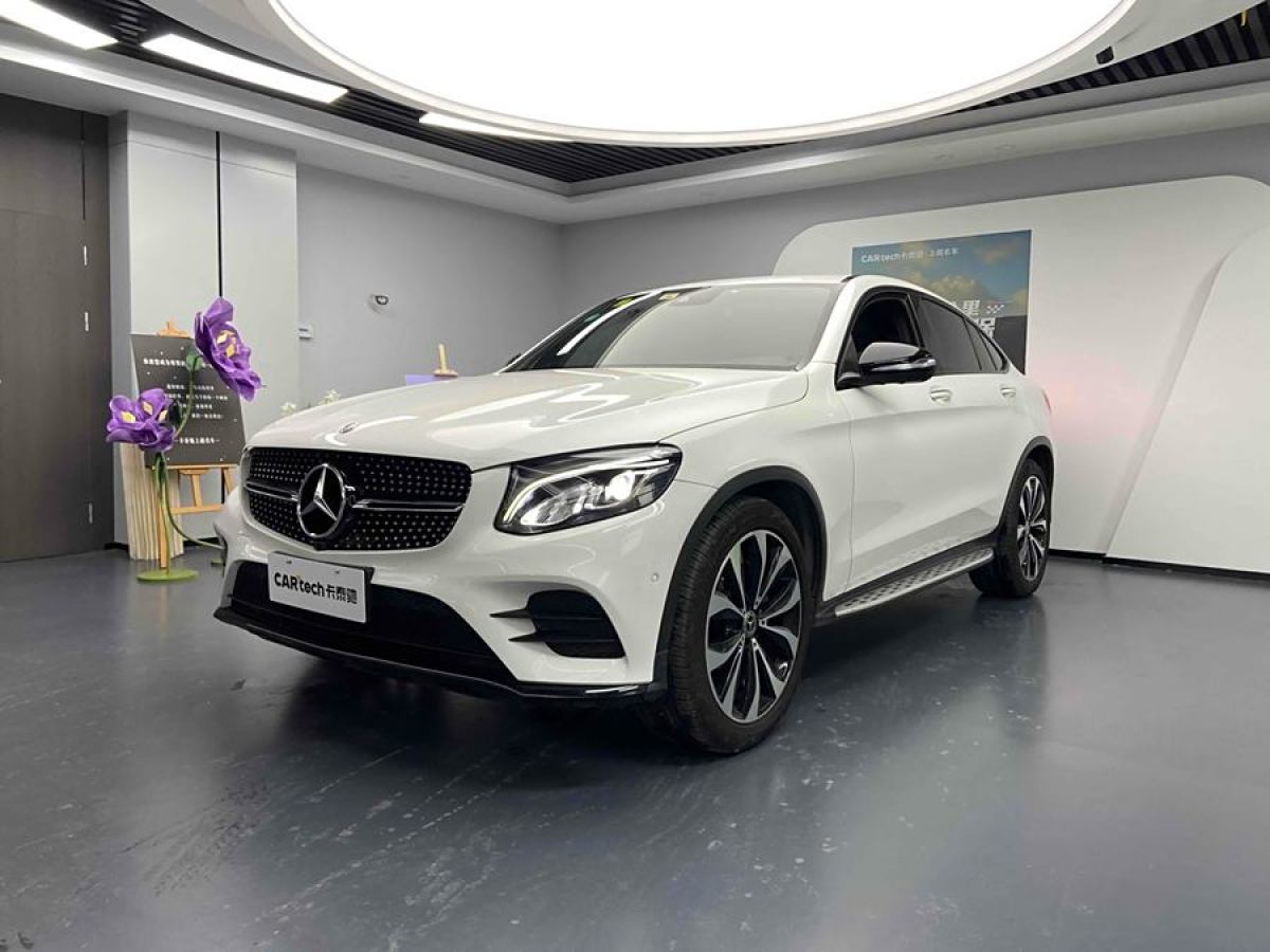 2019年9月奔馳 奔馳GLC  2022款 改款 GLC 260 4MATIC 轎跑SUV