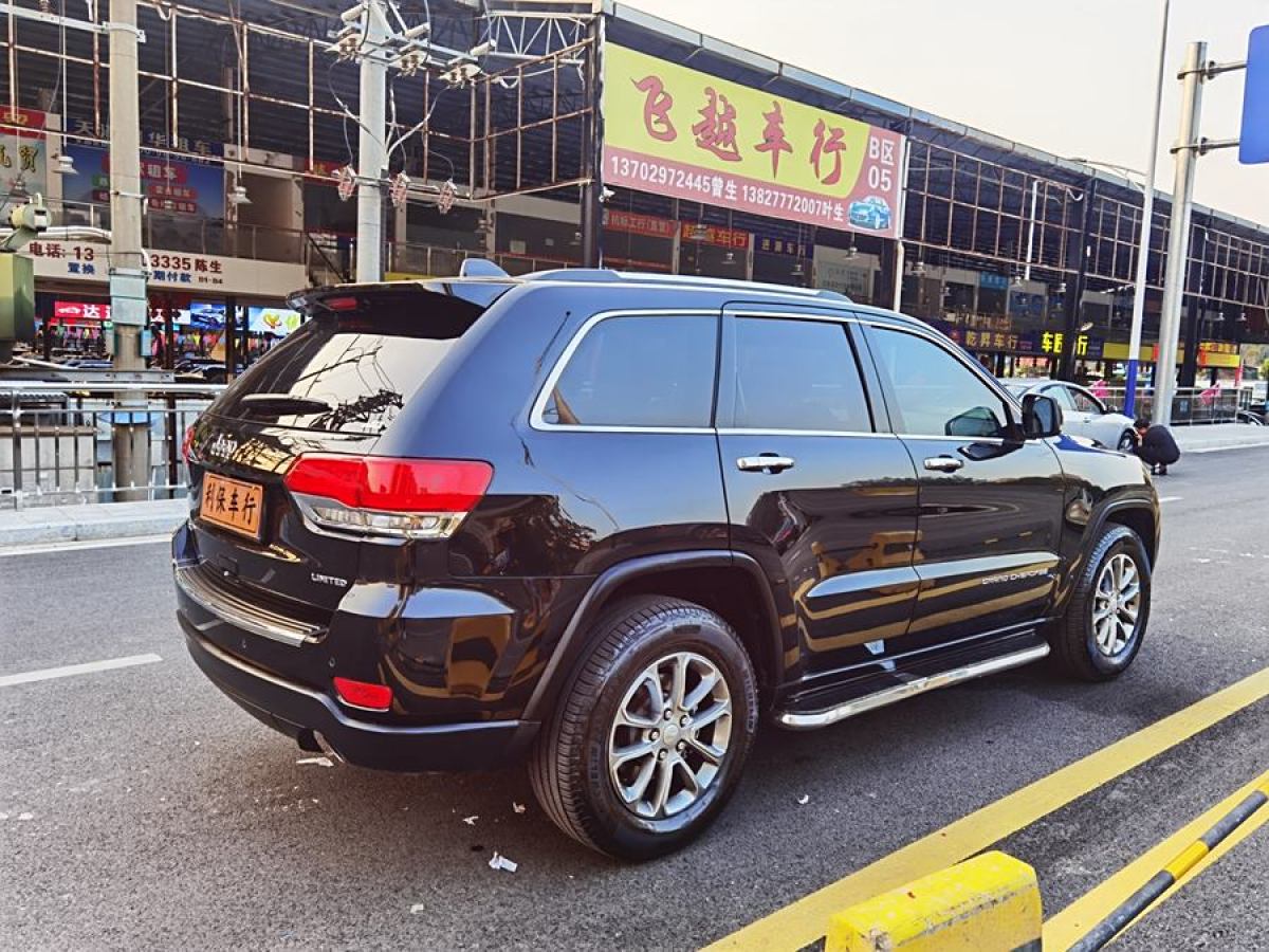 Jeep 大切諾基  2014款 3.0L 舒享導(dǎo)航版圖片