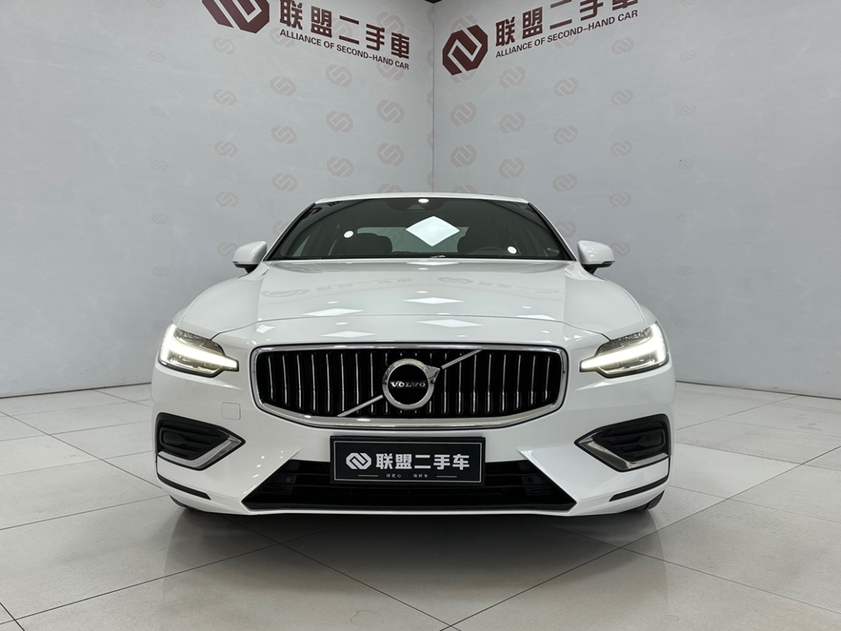 2022年3月沃尔沃 S60L  2022款 B4 智远豪华版