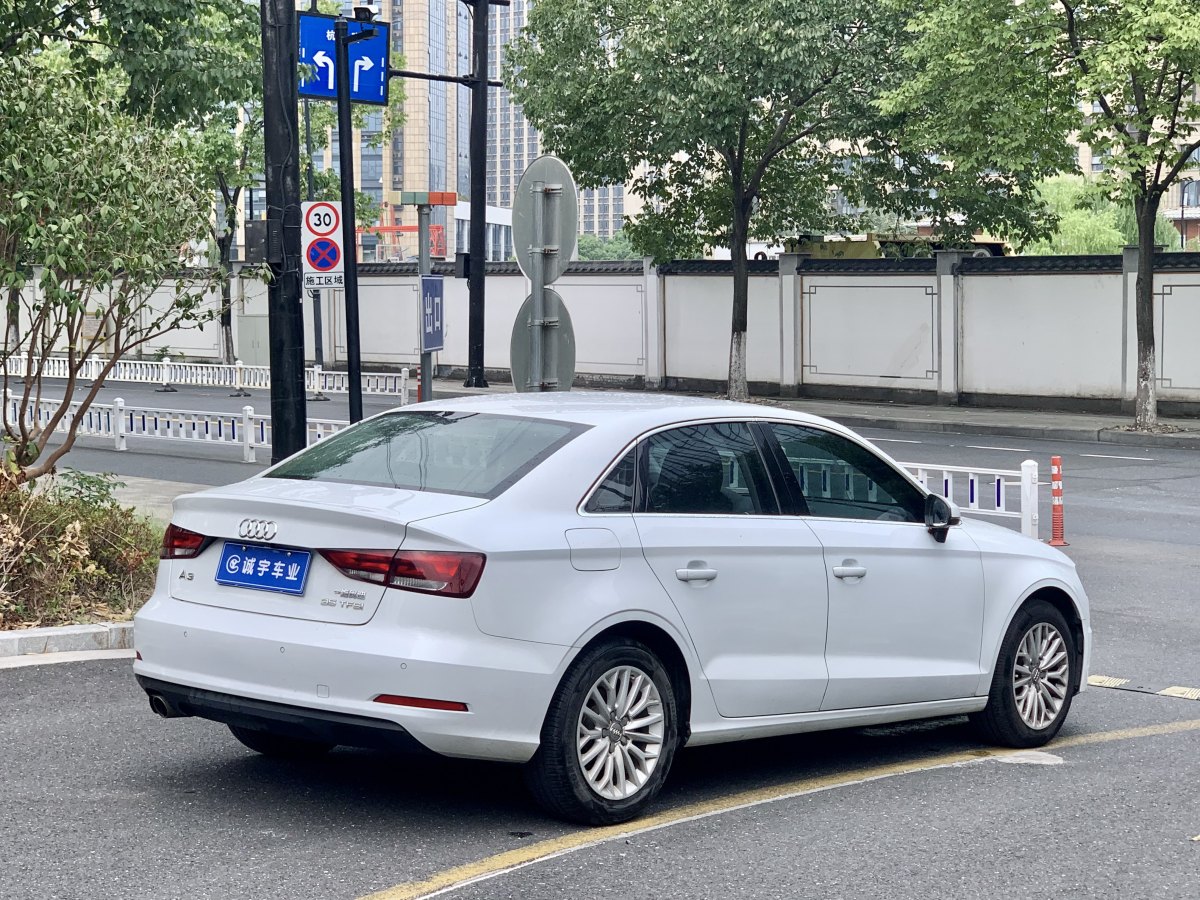 奧迪 奧迪A3  2016款 Limousine 35 TFSI 進(jìn)取型圖片