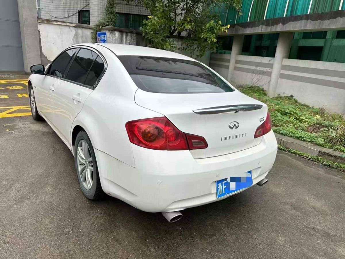 英菲尼迪 QX50  2013款 2.5 四驅(qū)優(yōu)雅版圖片