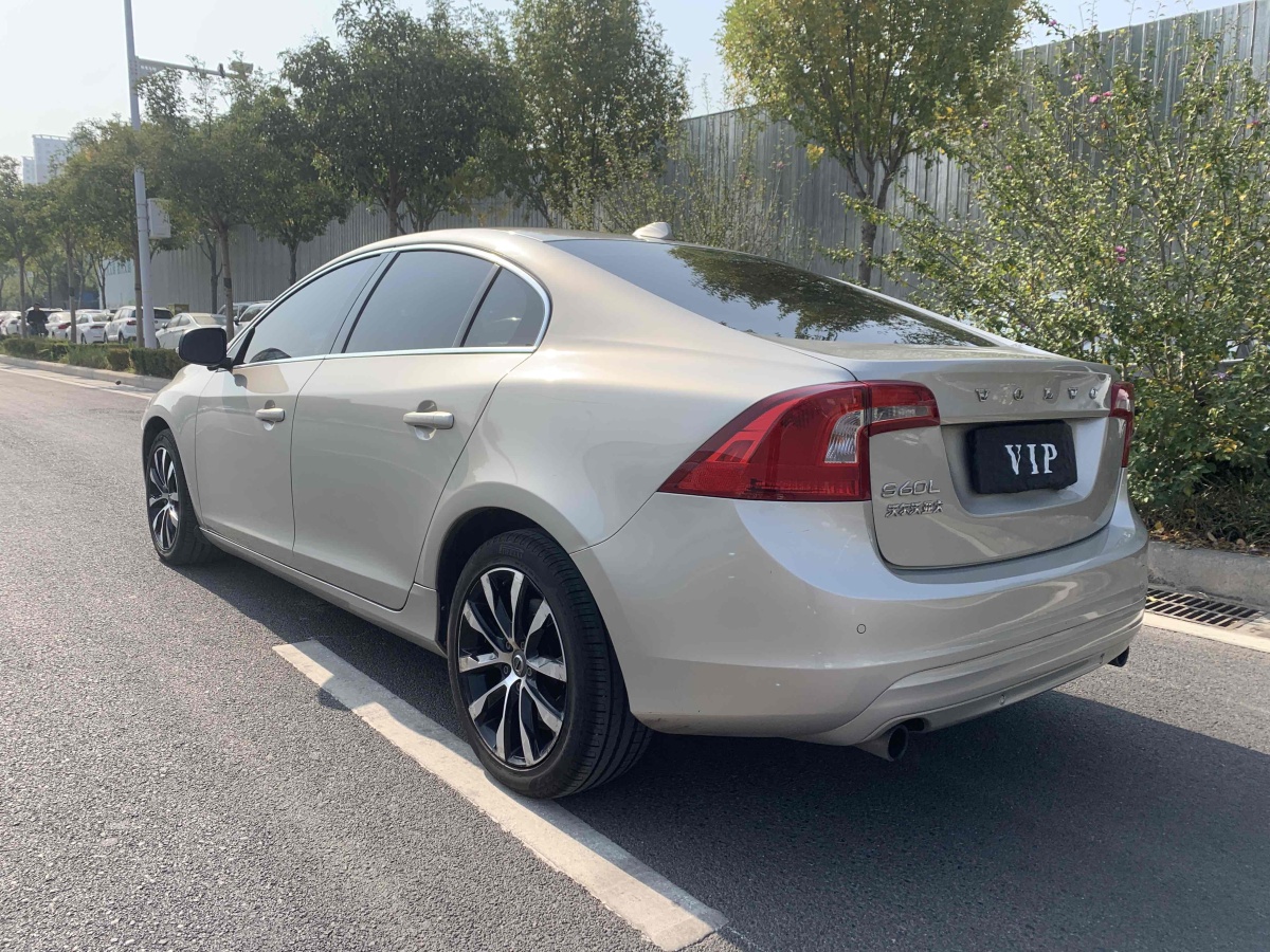 沃爾沃 S60L  2018款 T3 智進進取版圖片