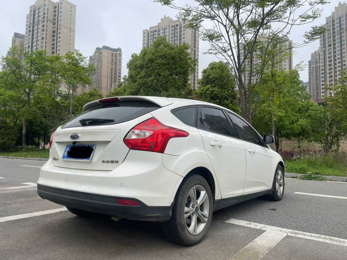 福特 ?？怂? 2012款 兩廂 1.6L 自動(dòng)風(fēng)尚型圖片