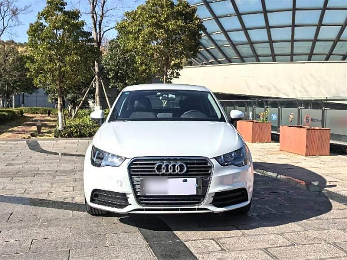 奧迪 奧迪A1  2014款 30 TFSI Sportback時(shí)尚型圖片