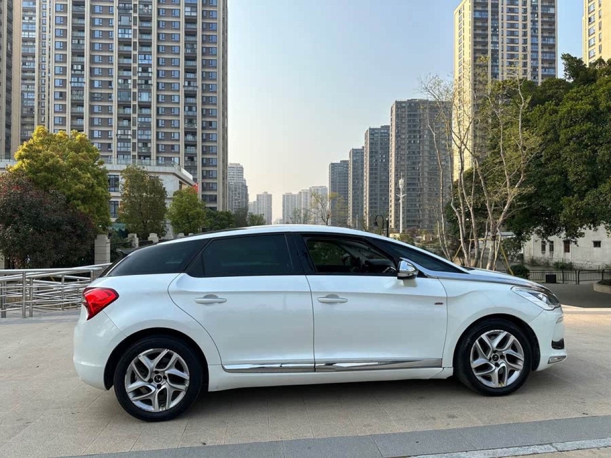 DS DS 5  2013款 1.6T 雅致版THP200圖片