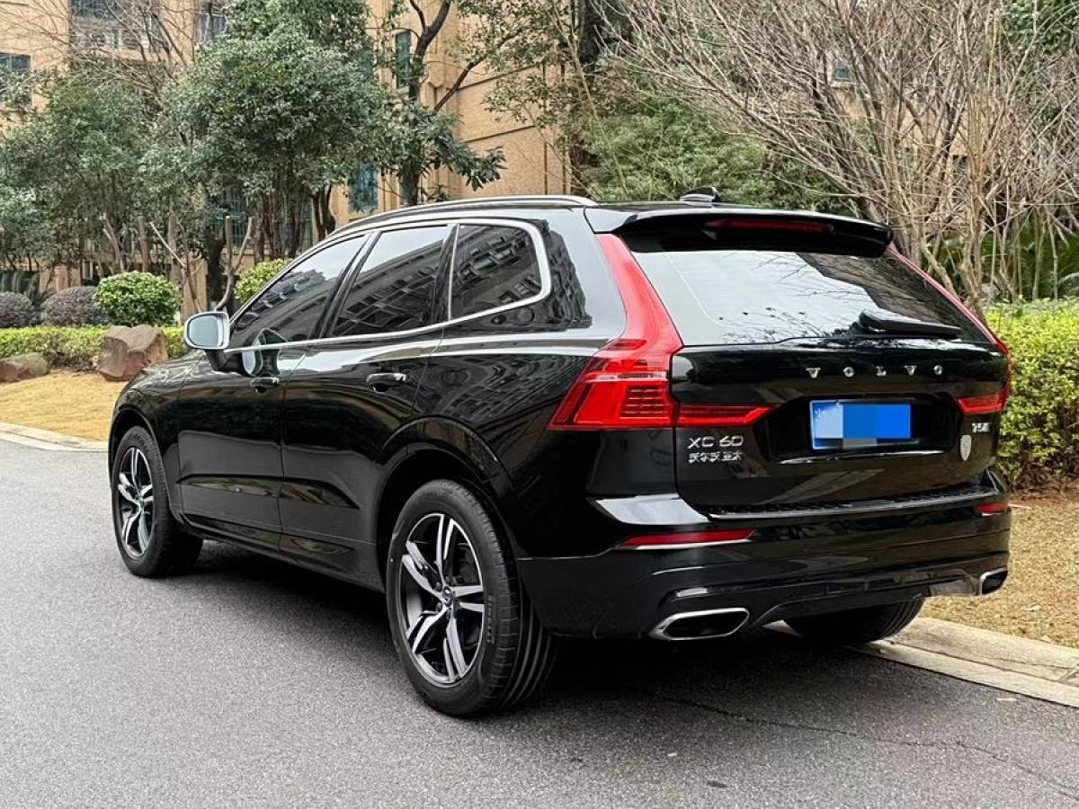 沃爾沃 XC60  2019款 T5 四驅(qū)智遠(yuǎn)運(yùn)動(dòng)版 國(guó)VI圖片