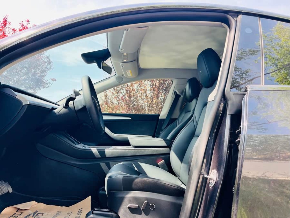 特斯拉 Model Y  2024款 后輪驅(qū)動(dòng)版圖片