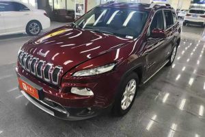 自由光 Jeep 2.0L 優(yōu)越版