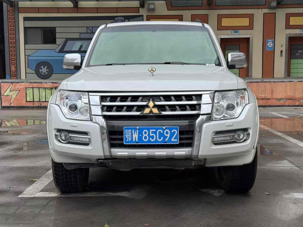 三菱 帕杰罗  2007款 3.8 五门GLS 旗舰天窗版图片