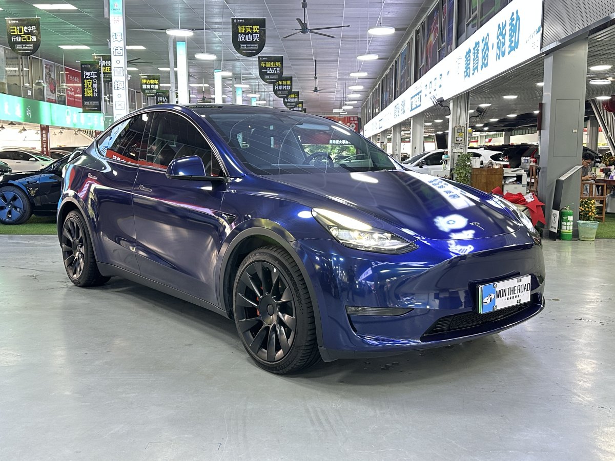 特斯拉 Model 3  2021款 改款 標(biāo)準(zhǔn)續(xù)航后驅(qū)升級版圖片