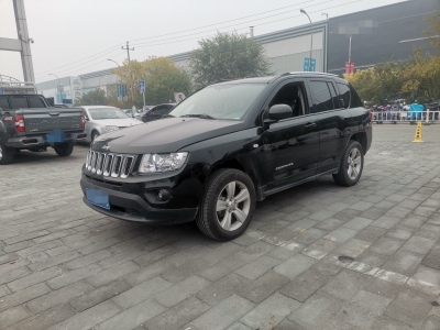 2012年3月 Jeep 指南者(進(jìn)口) 2.0L 兩驅(qū)運(yùn)動(dòng)版圖片