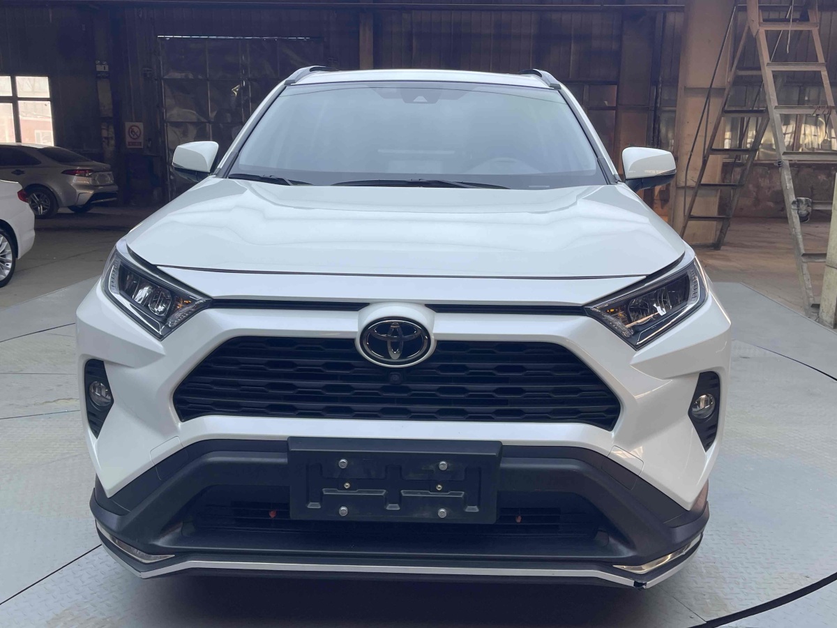 豐田 RAV4  2018款 榮放 2.0L CVT兩驅風尚版圖片