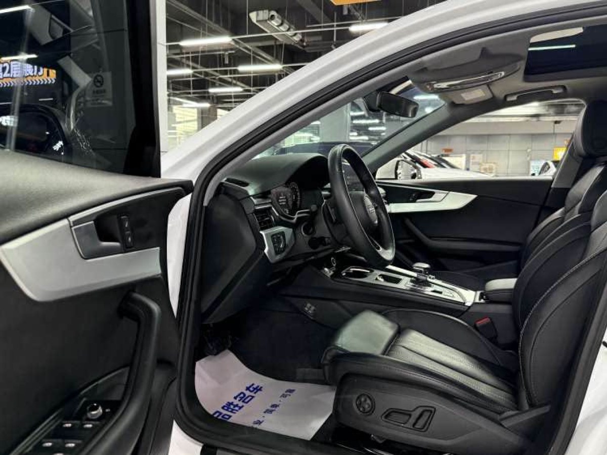 奧迪 奧迪A4L  2022款 40 TFSI 時(shí)尚動(dòng)感型圖片