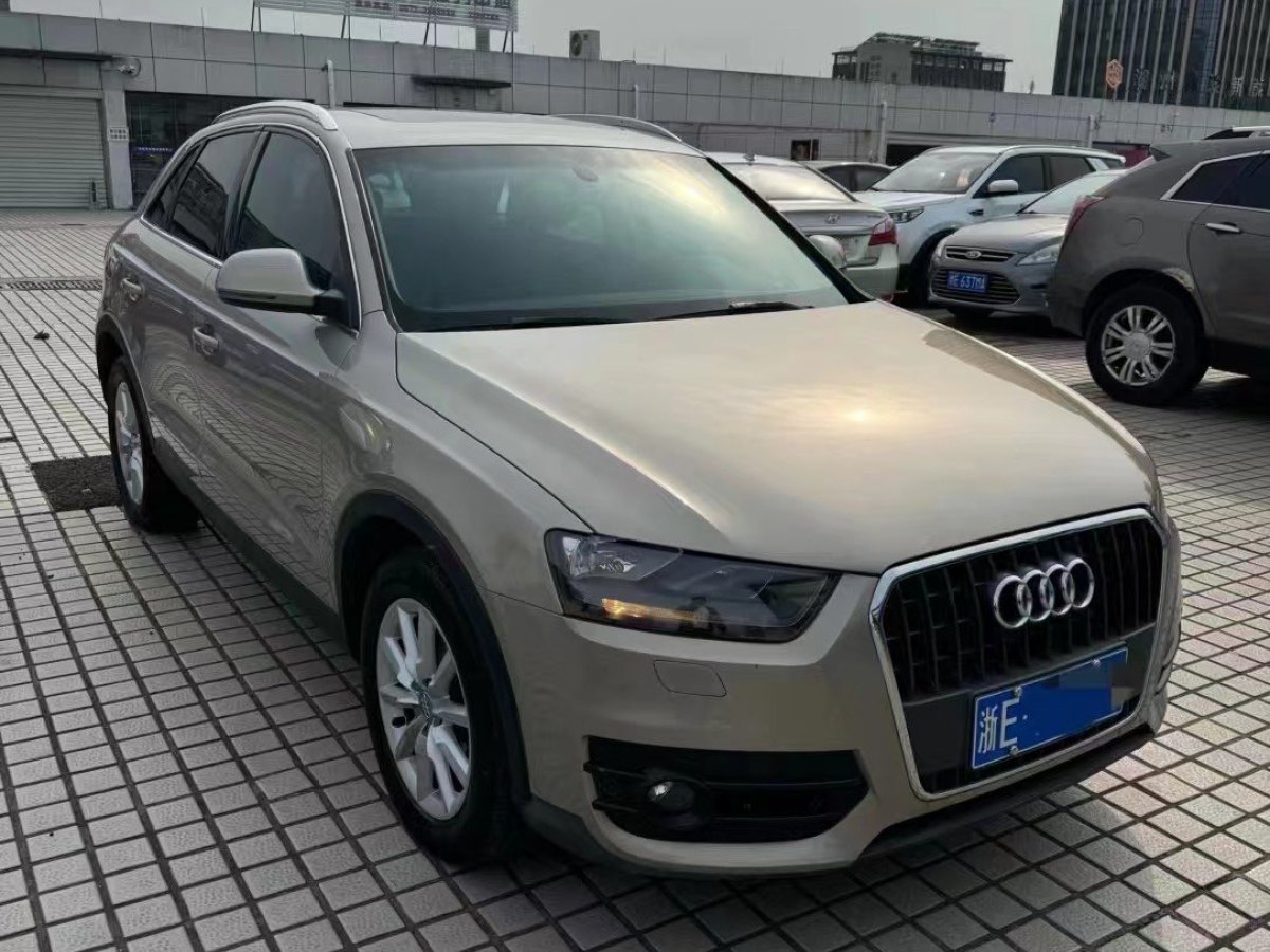 奧迪 奧迪Q3  2015款 35 TFSI 進(jìn)取型圖片