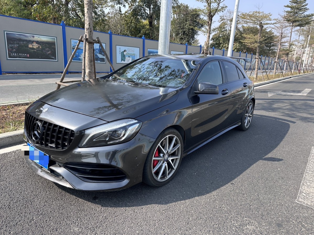 奔馳 奔馳A級AMG  2017款 AMG A 45 4MATIC 暗夜雷霆限量版圖片