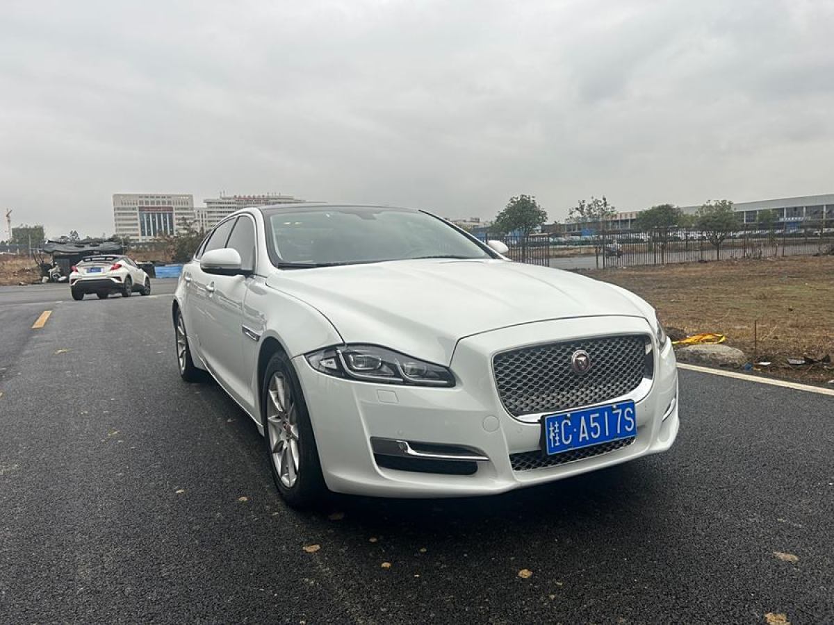 捷豹 XJ  2016款 XJL 2.0T 兩驅(qū)典雅商務(wù)版圖片