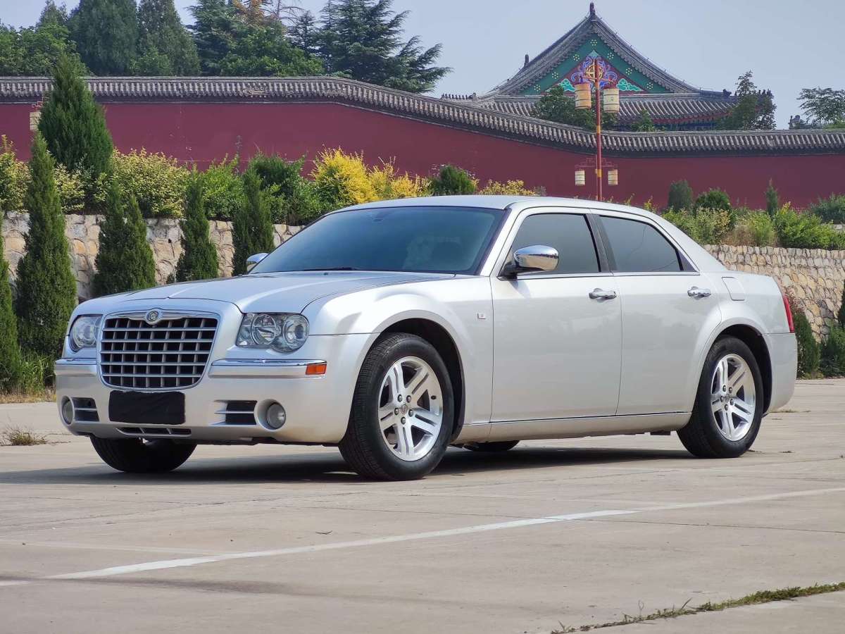 克莱斯勒 300c 2004款 5.7 v8图片