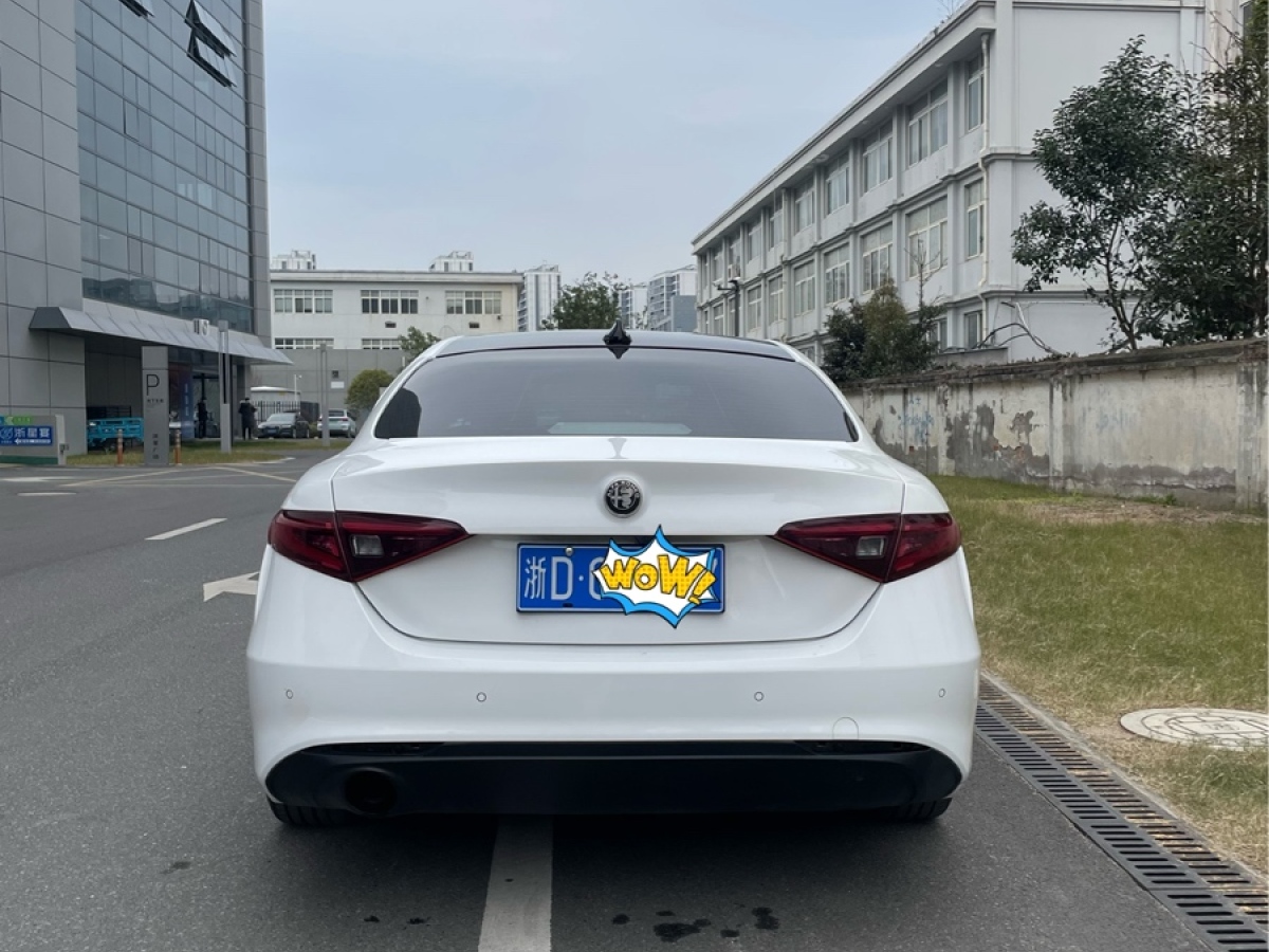 阿爾法·羅密歐 Giulia  2017款 2.0T 200HP 豪華版圖片