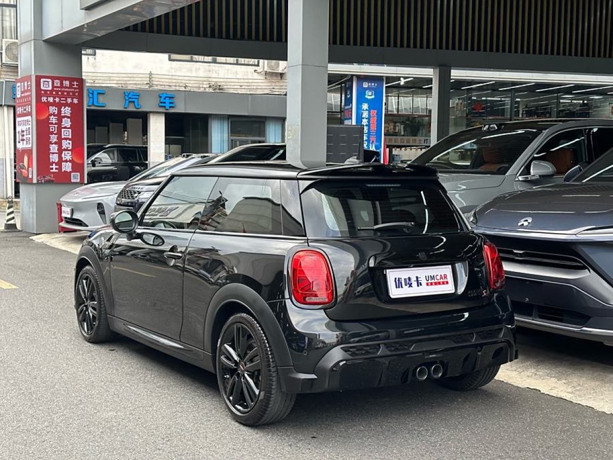 MINI MINI  2022款 2.0T COOPER S 黑標(biāo)特別版圖片