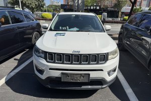 指南者 Jeep 200T 自动悦享版