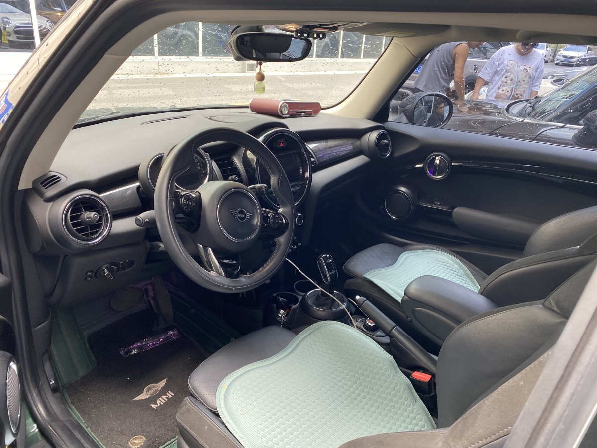 2019年6月MINI COUNTRYMAN  2018款 1.5T COOPER 藝術(shù)家