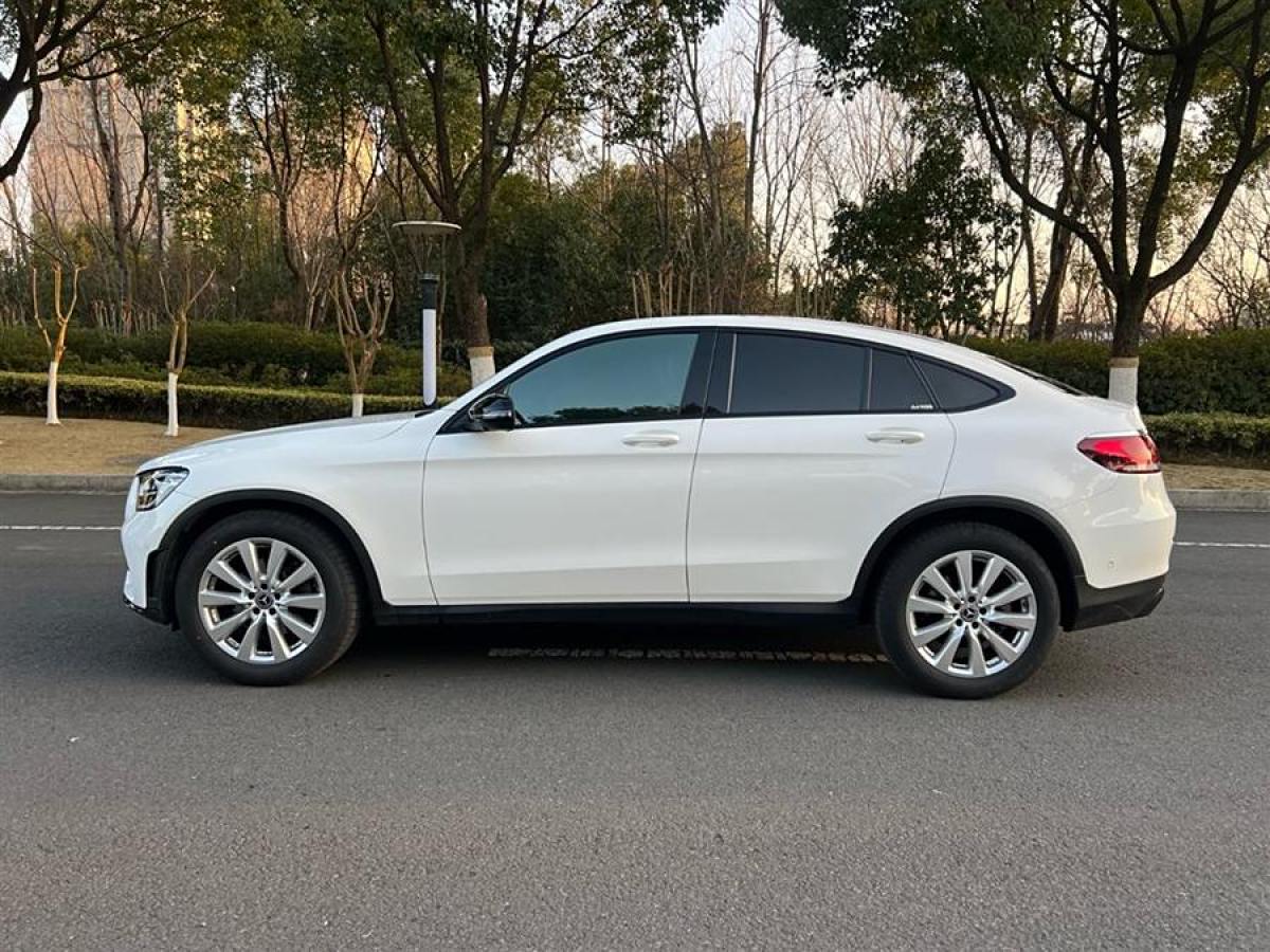 奔馳 奔馳GLC  2021款 GLC 260 4MATIC 轎跑SUV圖片