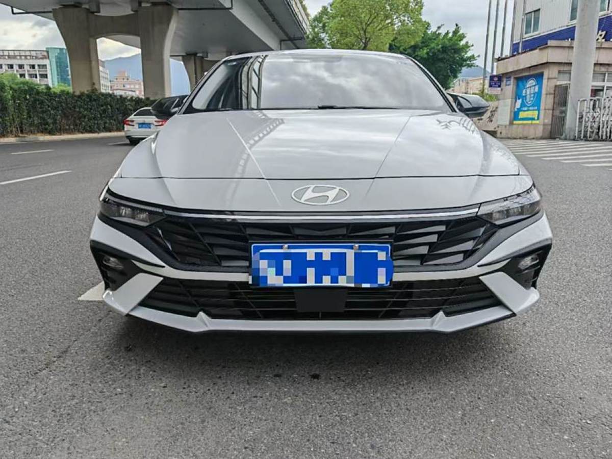 現(xiàn)代 伊蘭特  2023款 1.5L CVT GLX精英版圖片