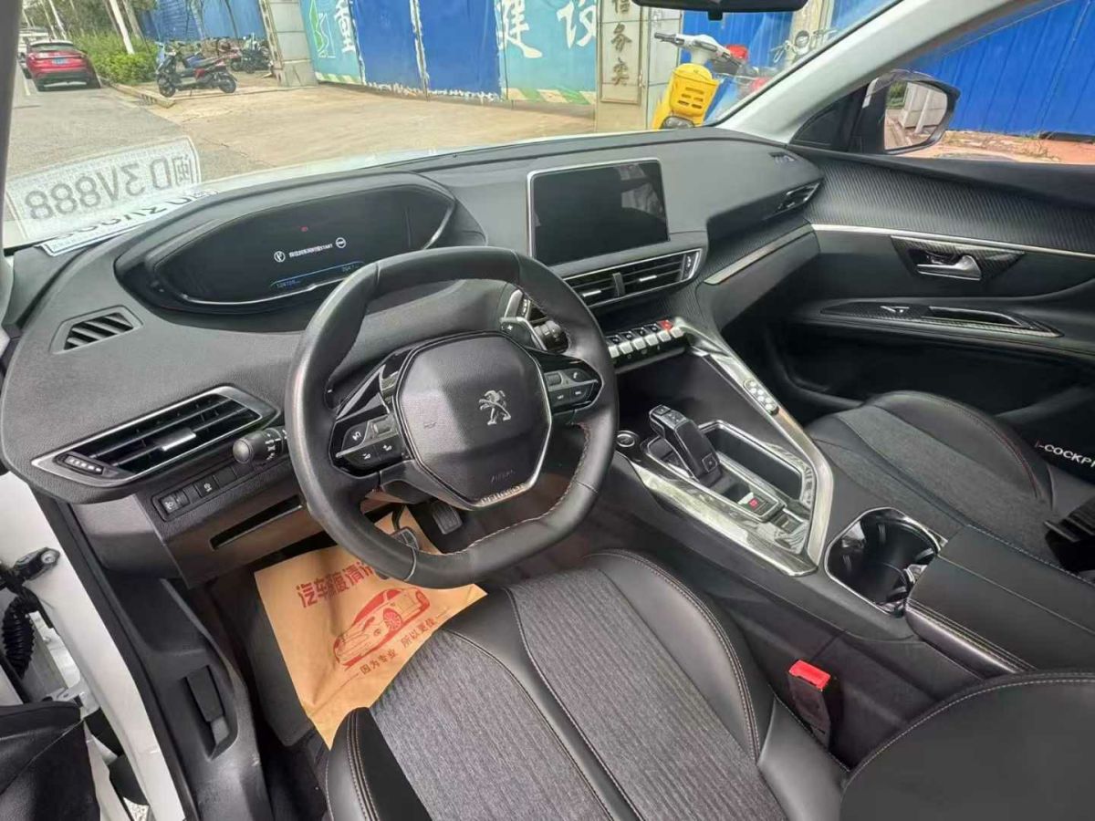 標(biāo)致 5008 圖片