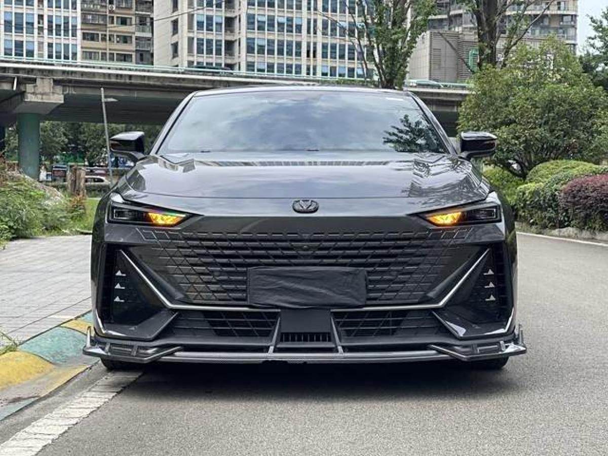 長(zhǎng)安 長(zhǎng)安UNI-V  2023款 1.5T 尊享型圖片