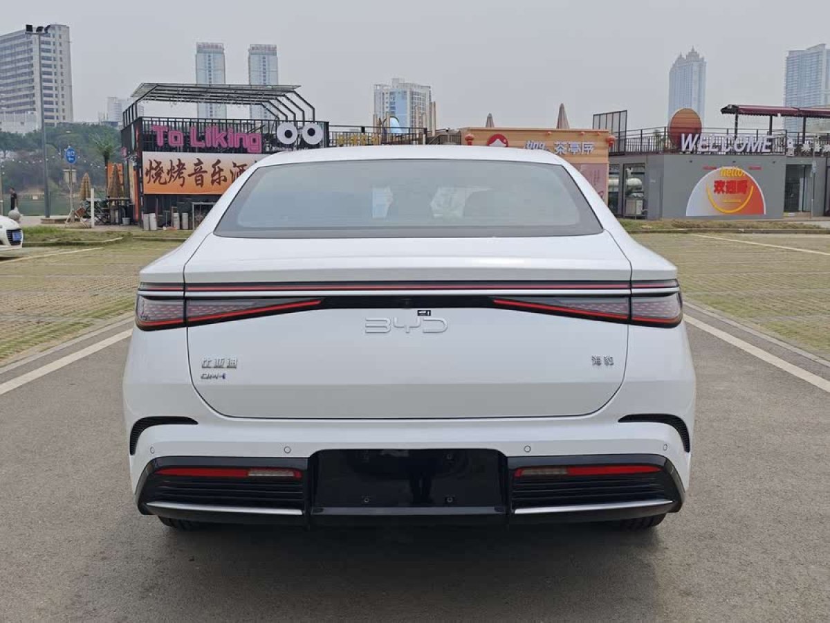 比亞迪 海豹  2024款 榮耀版 DM-i 1.5L 121km 精英型圖片