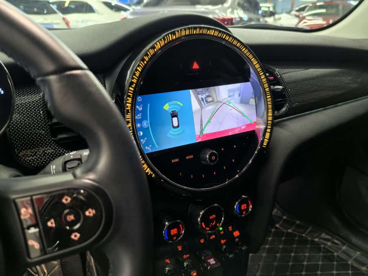 MINI MINI  2022款 改款 1.5T COOPER 經(jīng)典派 五門版圖片