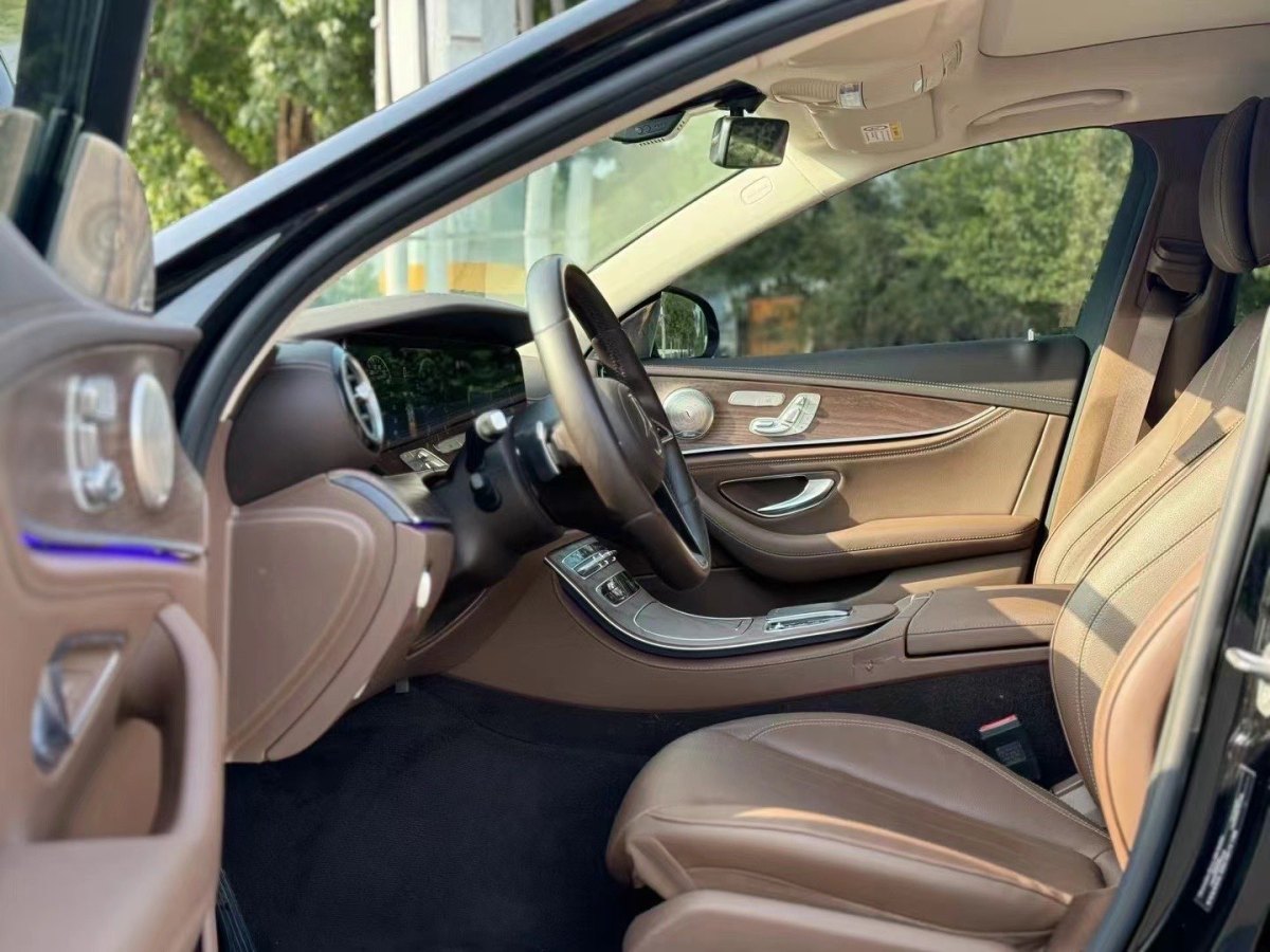 奔驰 奔驰E级  2020款 改款 E 300 L 时尚型图片
