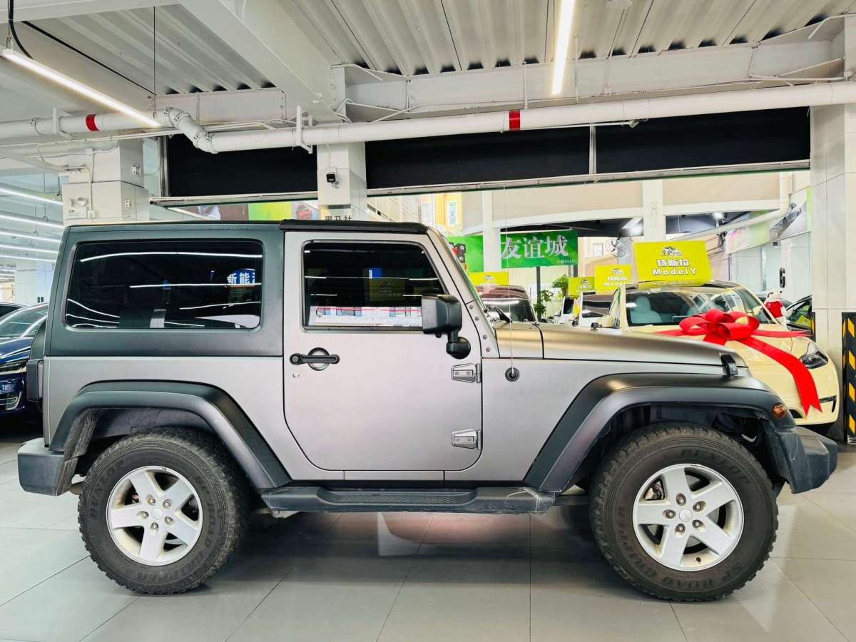 Jeep 牧馬人  2016款 3.0L Sahara 75周年致敬版圖片