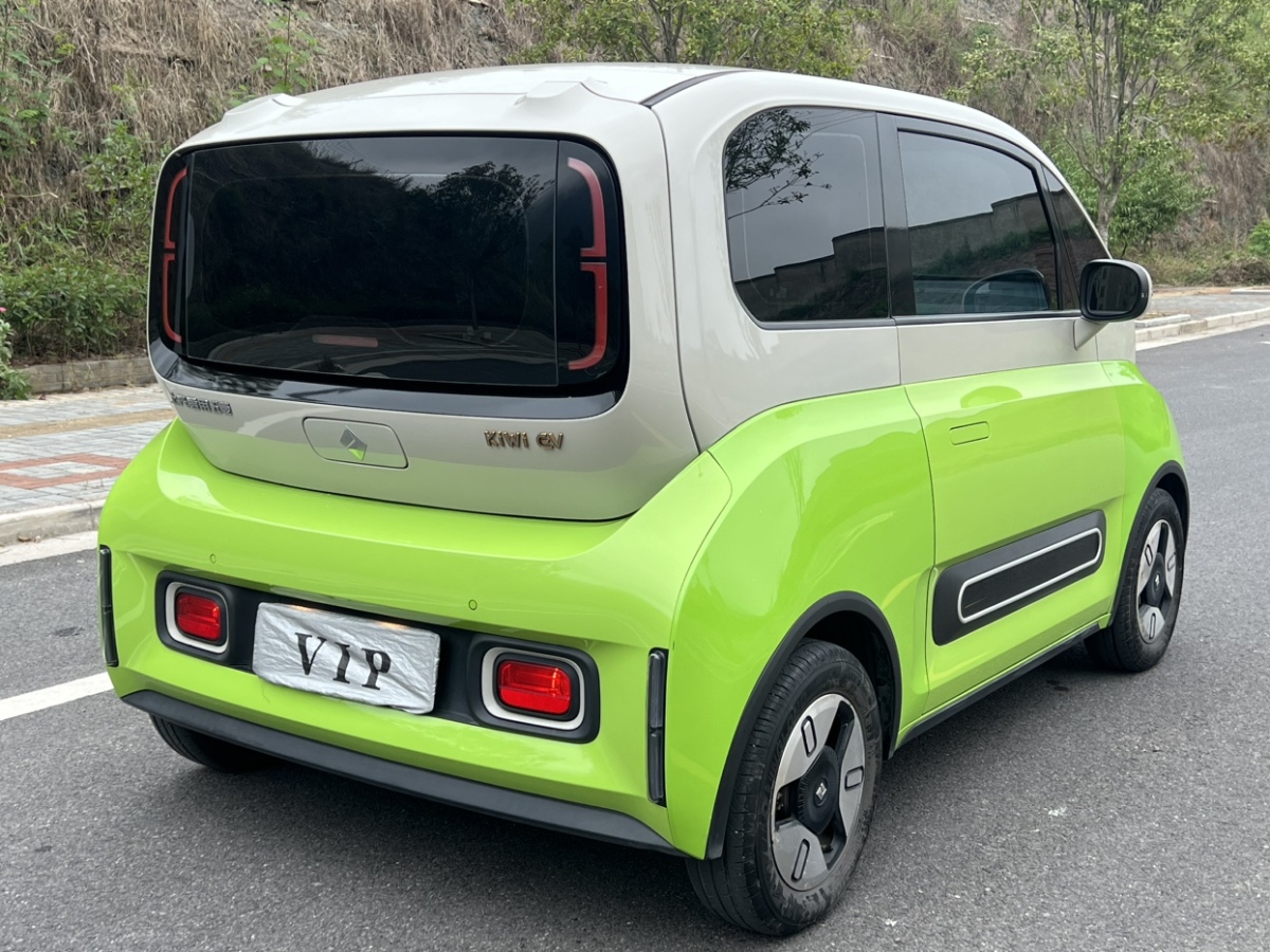 宝骏 宝骏KiWi EV  2021款 设计师 三元锂图片