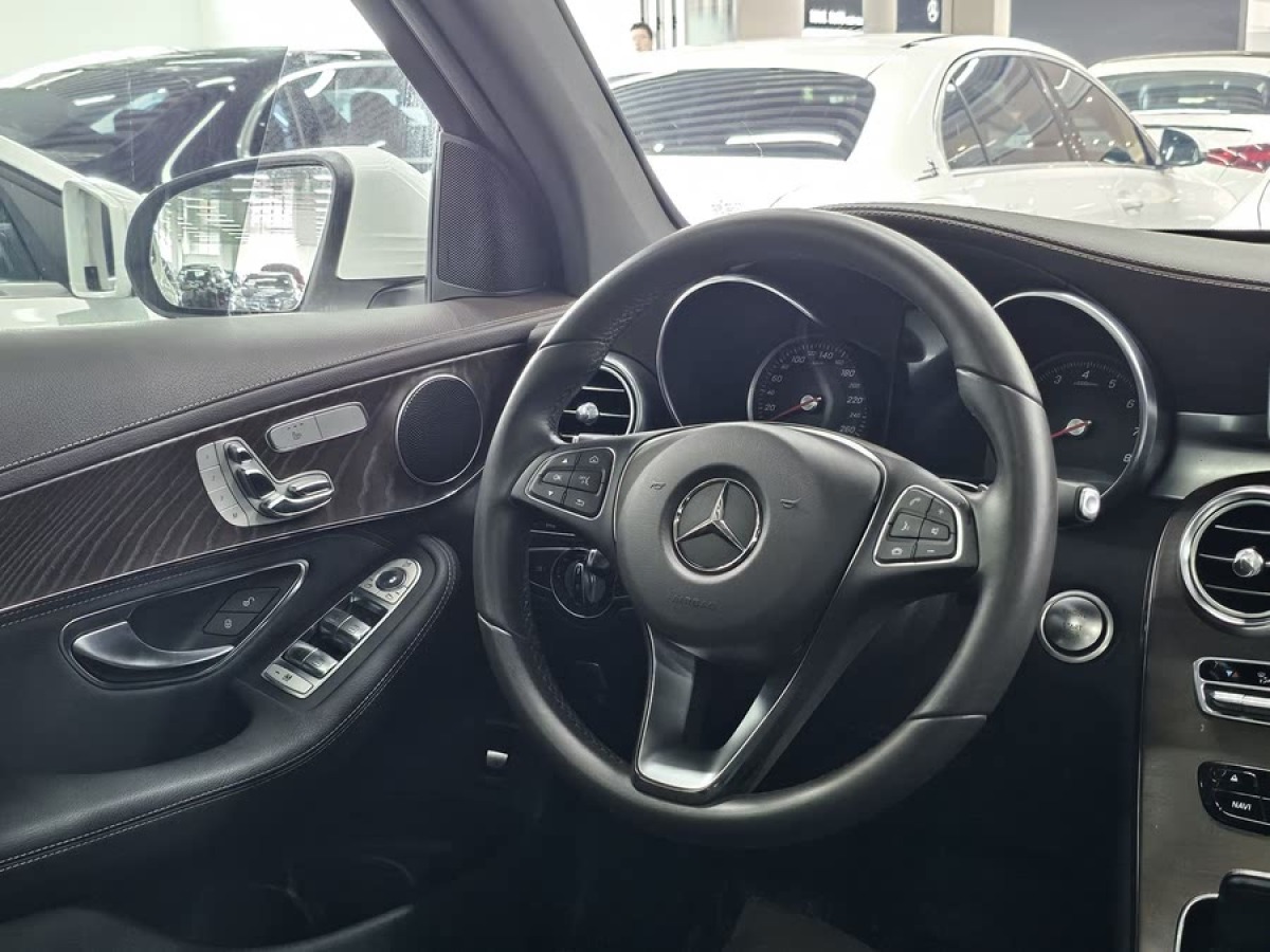 奔馳 奔馳GLC  2016款 GLC 300 4MATIC 動(dòng)感型圖片