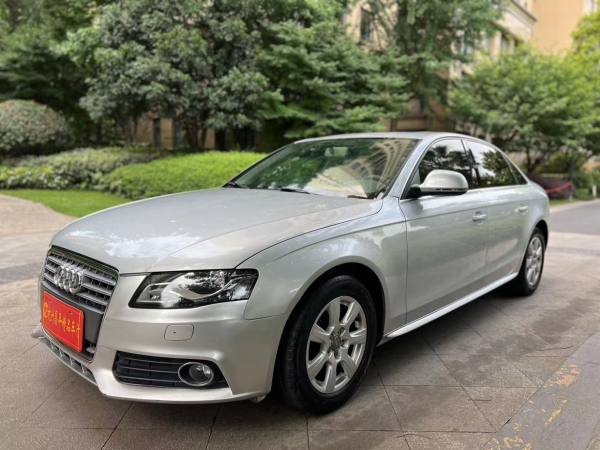 奥迪 奥迪A4L  2011款 2.0 TFSI 标准型