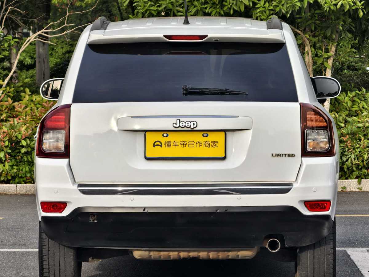 Jeep 指南者  2015款 2.0L 兩驅(qū)豪華版圖片