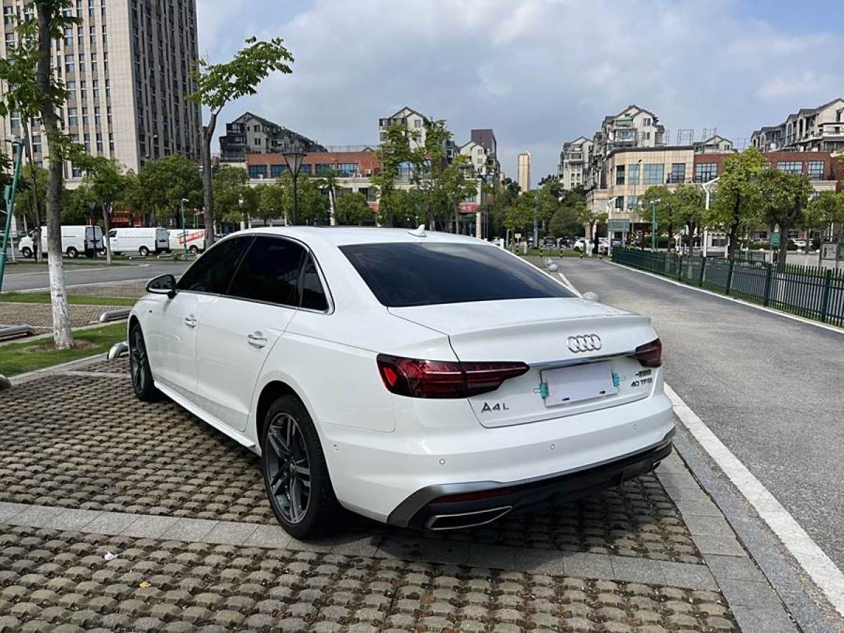 奧迪 奧迪A4L  2022款 40 TFSI 豪華動(dòng)感型圖片